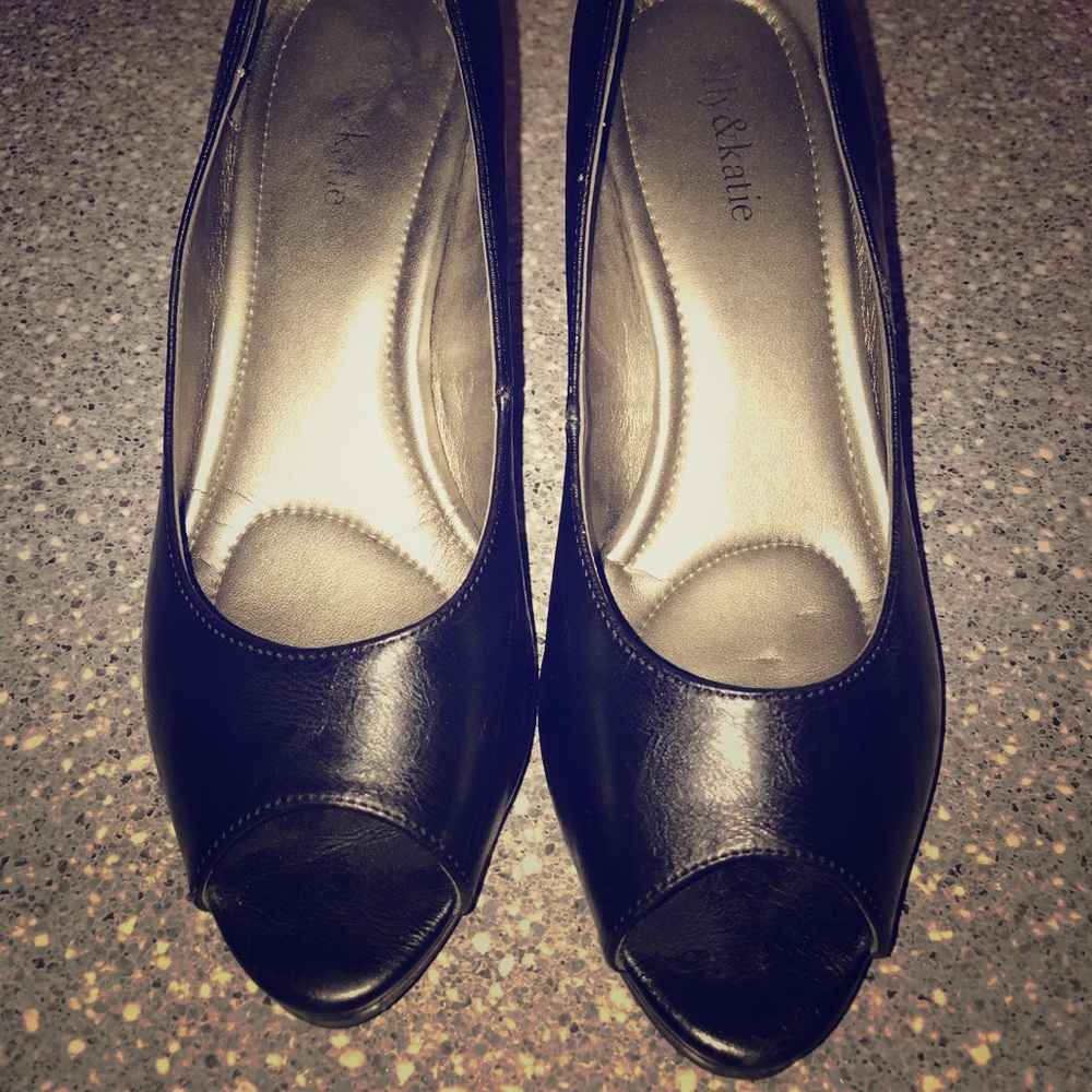 Kate and Kelly business heels